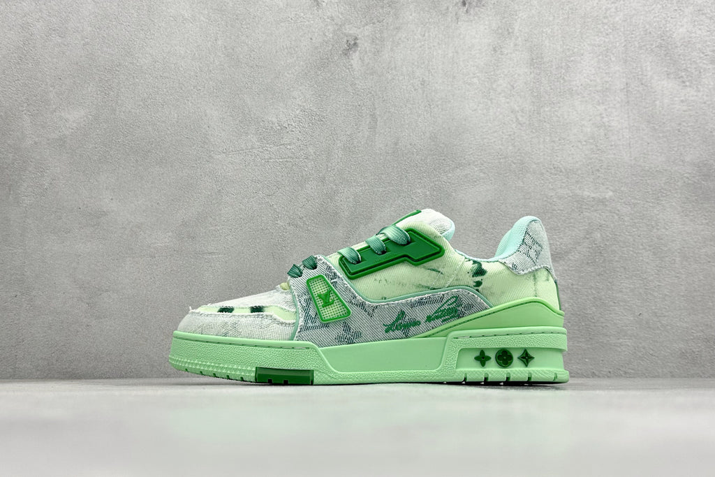 LVLOUIS VUITTON Trainer Gradient Laces Bleached Denim Low-Top Sneakers Green