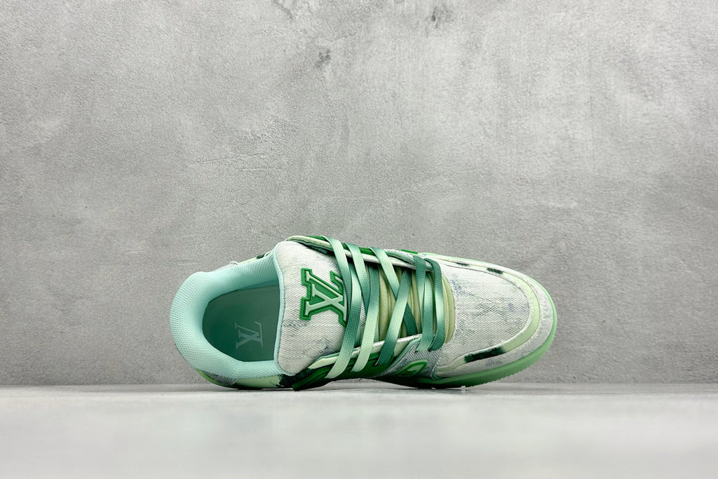 LVLOUIS VUITTON Trainer Gradient Laces Bleached Denim Low-Top Sneakers Green