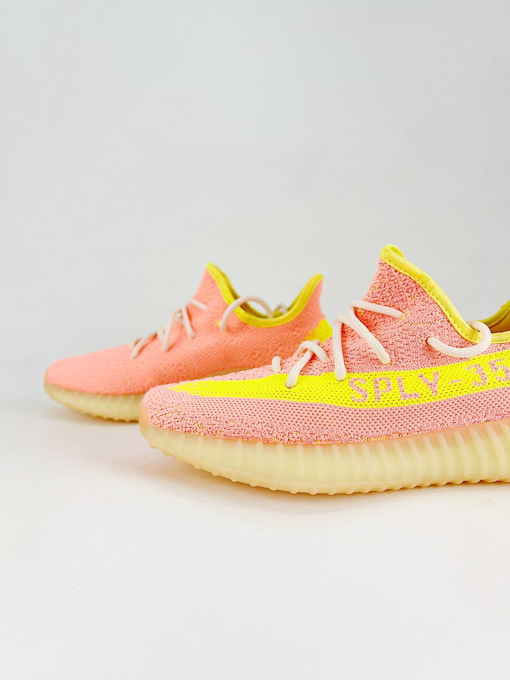 Yeezy Boost 350 V2 Coconut 350 Orange Versatile Lightweight Popcorn Midsole Casual Sports Running Shoes Perfectly Upgraded Shoe Shape Full Outsole Perfect Foot Feeling