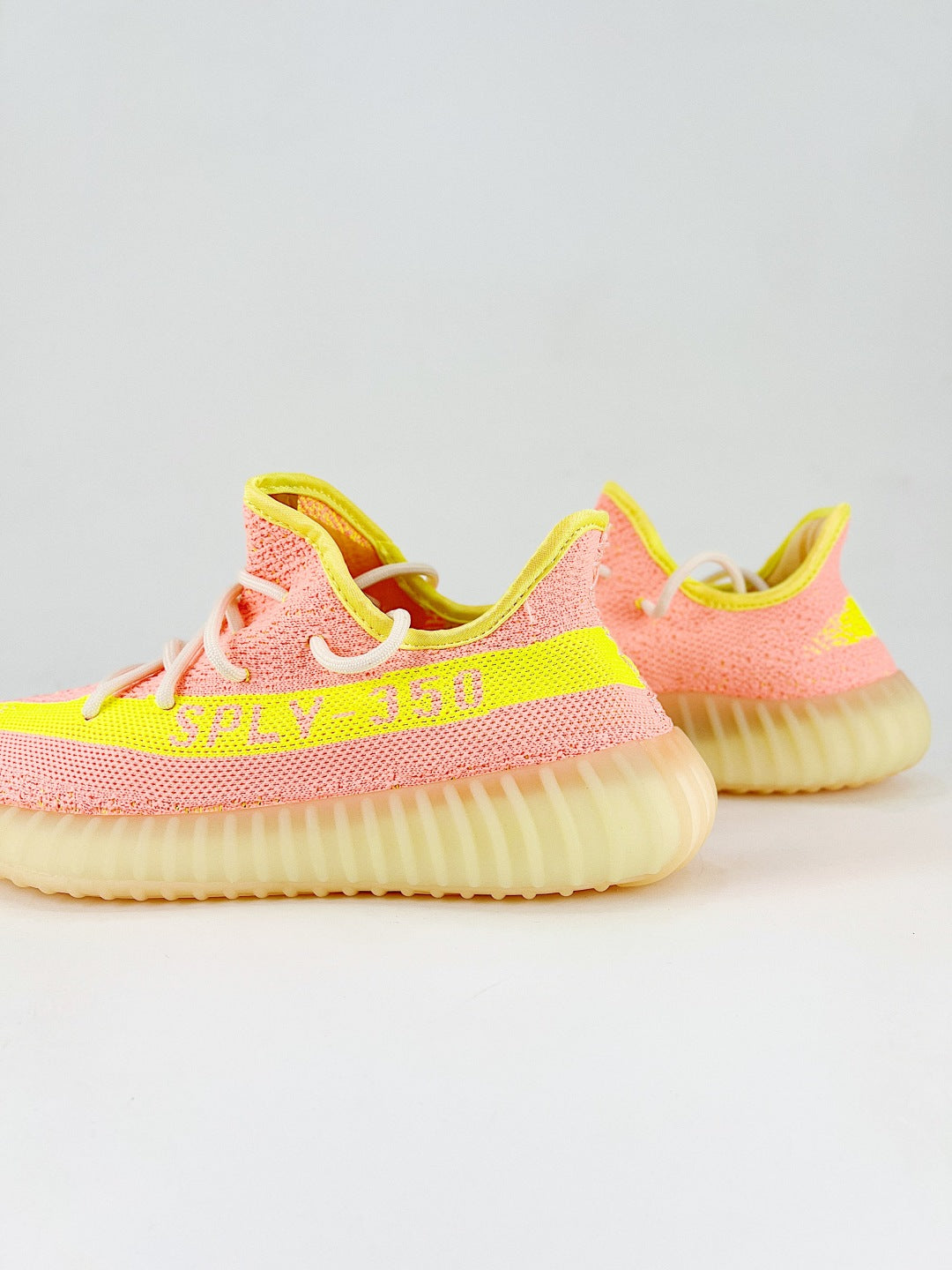 Yeezy Boost 350 V2 Coconut 350 Orange Versatile Lightweight Popcorn Midsole Casual Sports Running Shoes Perfectly Upgraded Shoe Shape Full Outsole Perfect Foot Feeling